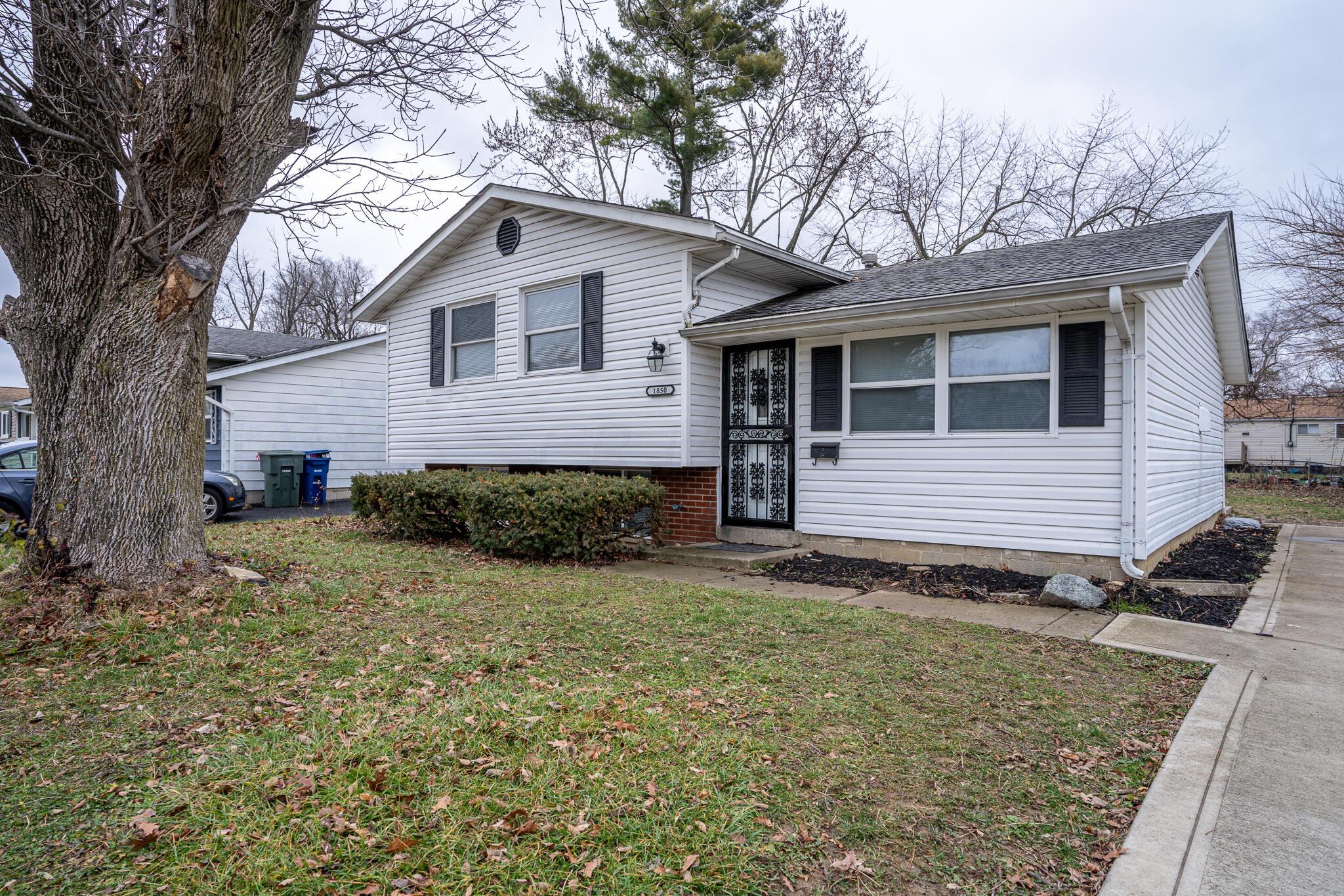 1850 Binbrook Road Columbus, OH 43227 - Photo 3 of 22 1850 Binbrook-21