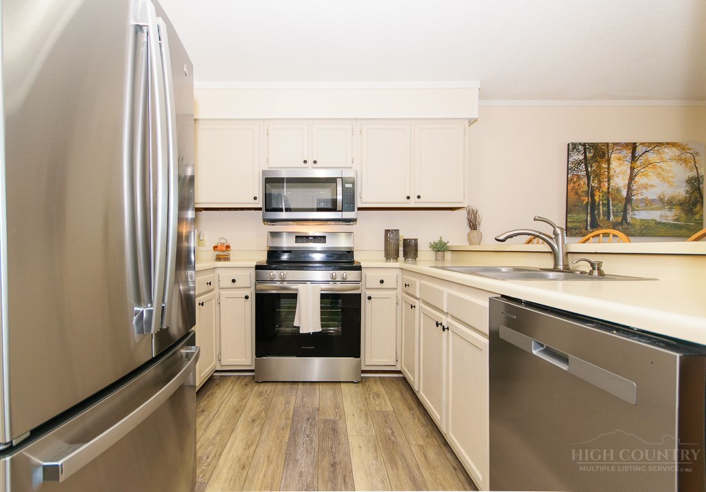 301 Pinnacle Inn Road, Unit 2204 Beech Mountain, NC 28604 - Photo 15 of 47