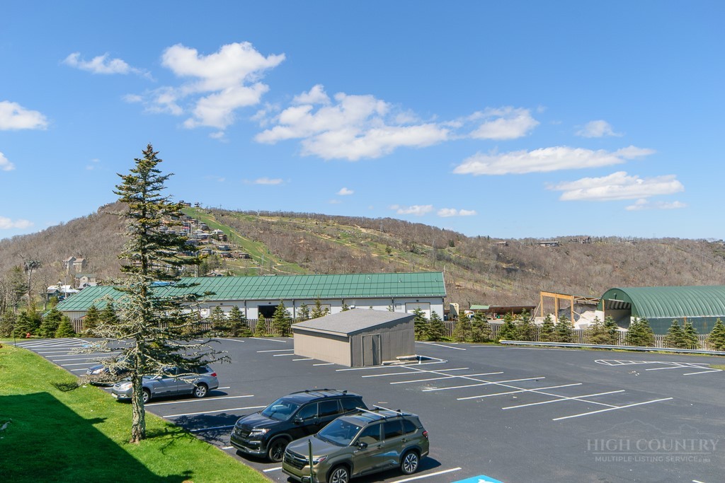 301 Pinnacle Inn Road, Unit 2204 Beech Mountain, NC 28604 - Photo 33 of 47