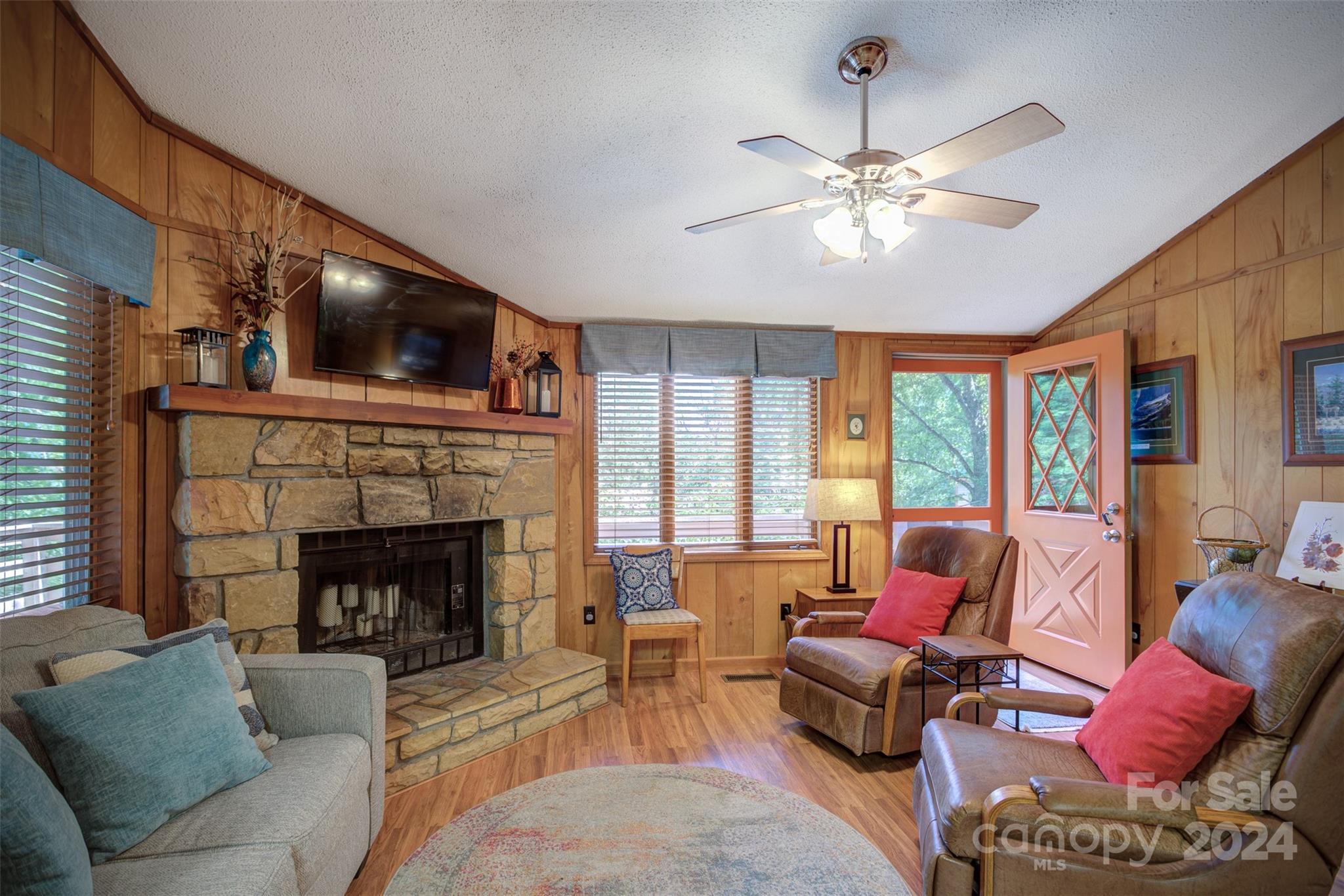 188 Laurel Ridge, Unit C16 Banner Elk, NC 28604 - Photo 5 of 37 Gallery Image 5