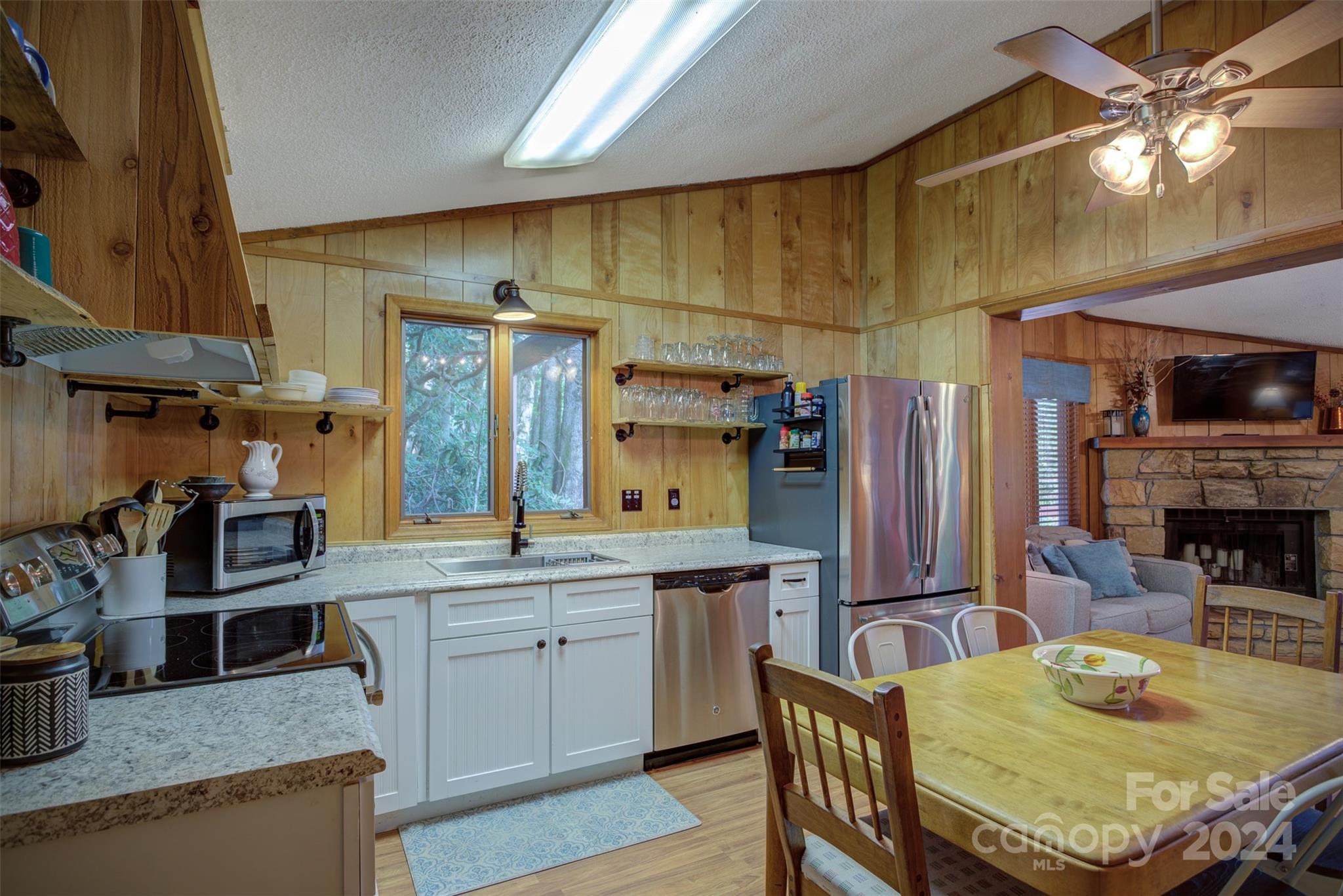 188 Laurel Ridge, Unit C16 Banner Elk, NC 28604 - Photo 9 of 37 Gallery Image 9