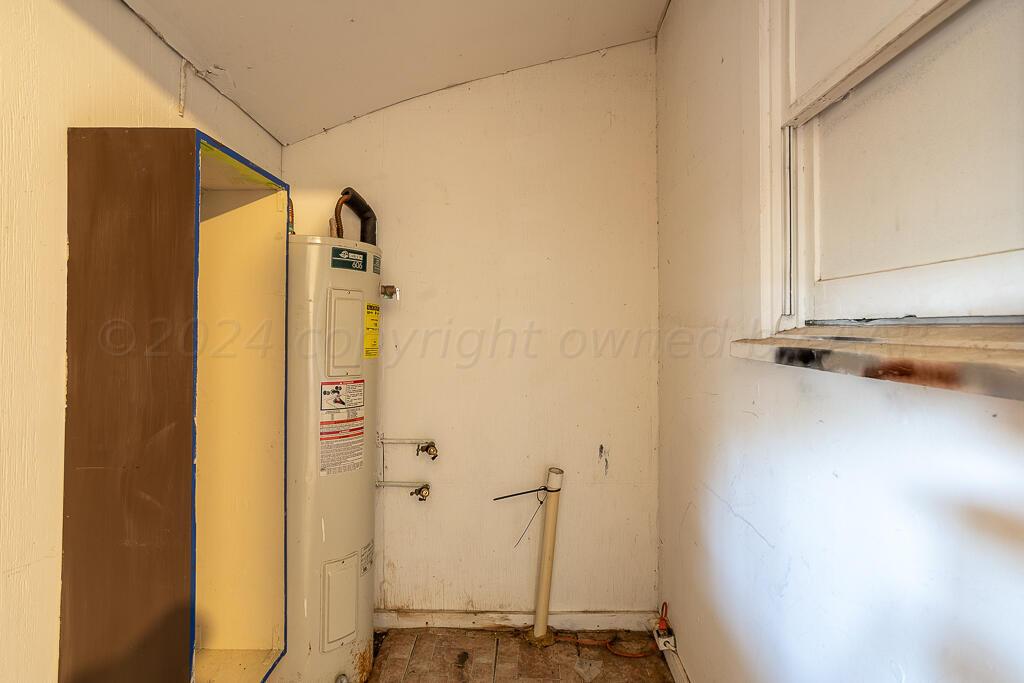 9155 County Road 13 Canadian, TX 79014 - Photo 5 of 12 Utility Room