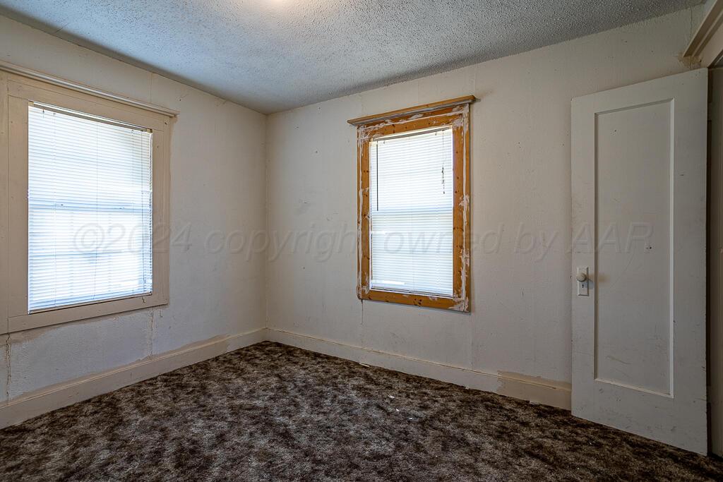 9155 County Road 13 Canadian, TX 79014 - Photo 6 of 12 Front Bedroom