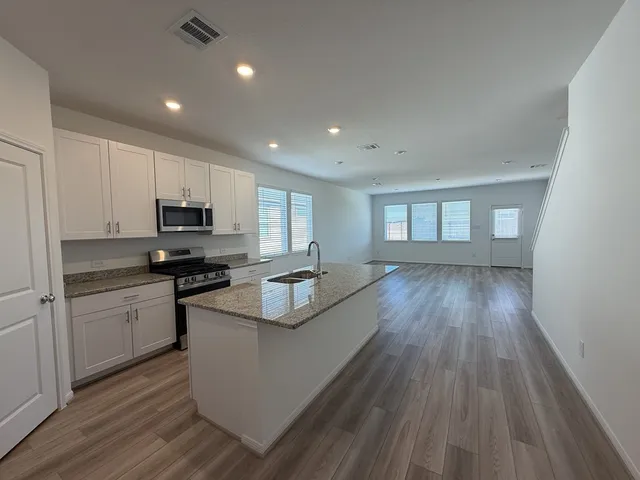 $2,399 | 22134 Hat Crk Drive, Hockley, TX 77447