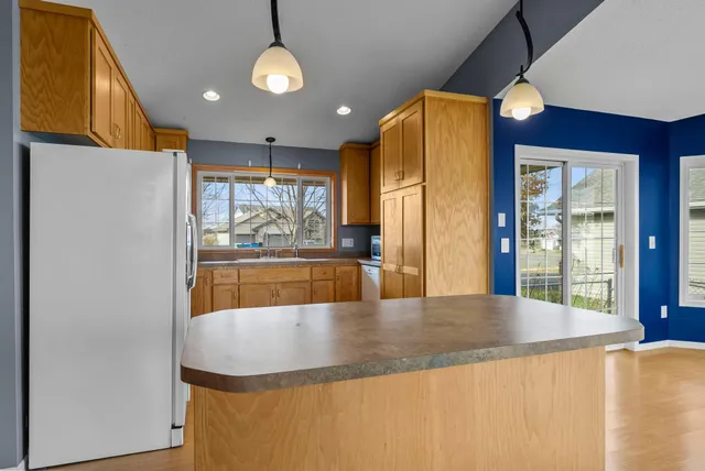 $435,000 | 1824 Nixon Street South, Cambridge, MN 55008