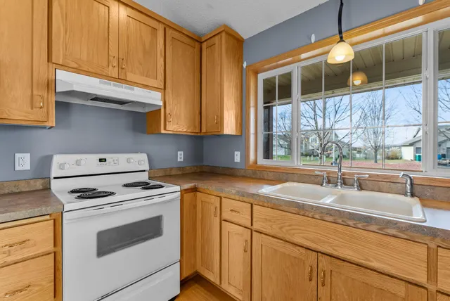 $424,000 | 1824 Nixon Street South, Cambridge, MN 55008