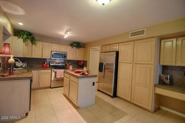 $2,995 | 15453 South 44th Place, Phoenix, AZ 85044