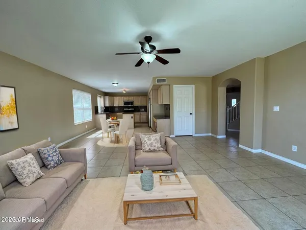 $2,995 | 15453 South 44th Place, Phoenix, AZ 85044