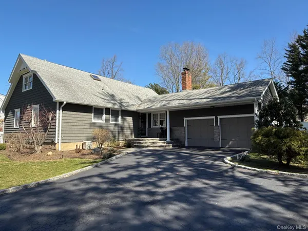$1,250,000 | 4 Abbington Place, Northport, NY 11768