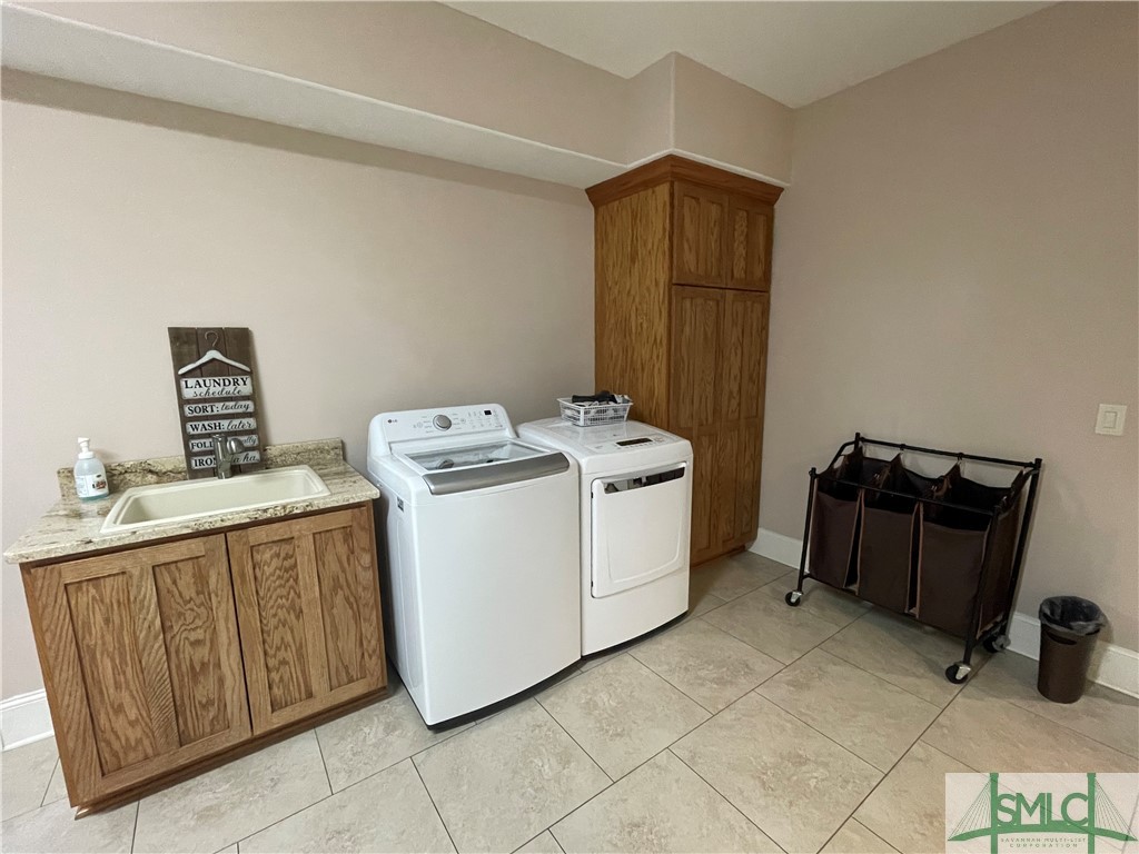 275 Kilkenny Road Richmond Hill, GA 31324 - Photo 43 of 50 Laundry / mud room