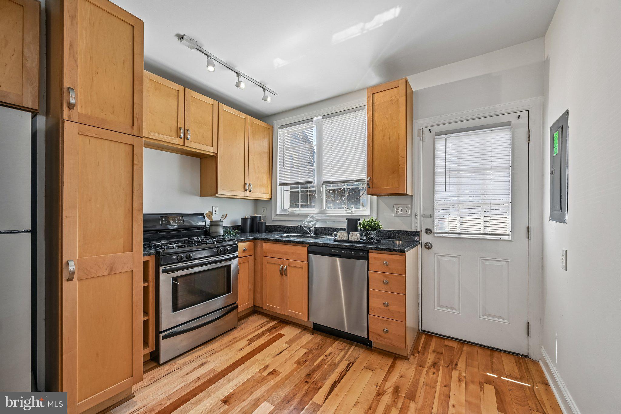 1600 Patapsco Street Baltimore, MD 21230 - Photo 8 of 32