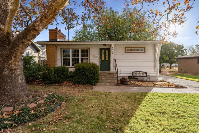 $145,000 | 806 South Pearl Street, Pratt, KS 67124