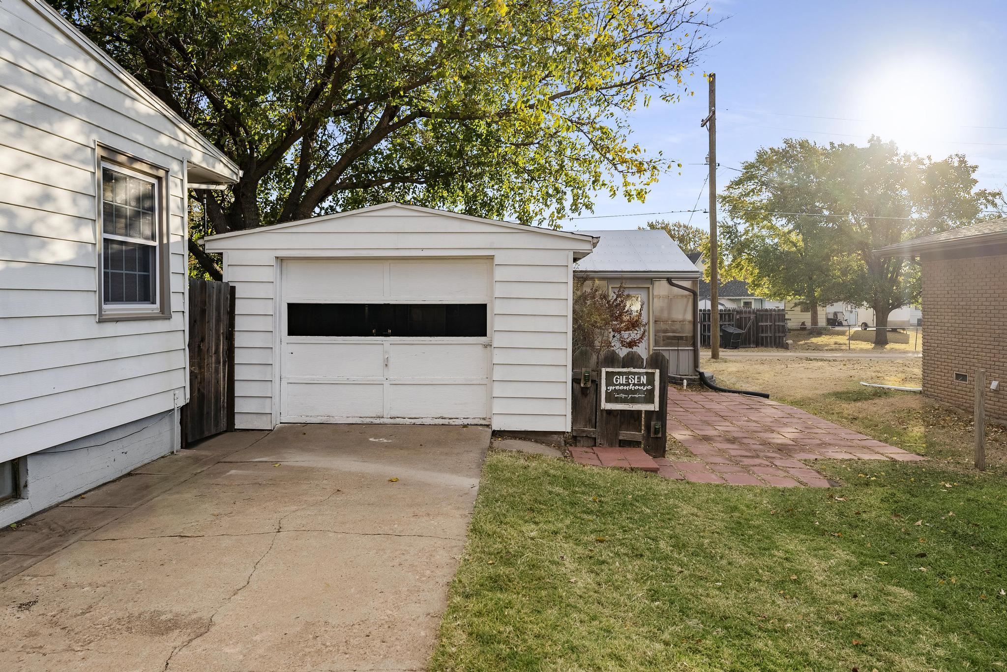 806 South Pearl Street Pratt, KS 67124 - Photo 25 of 36