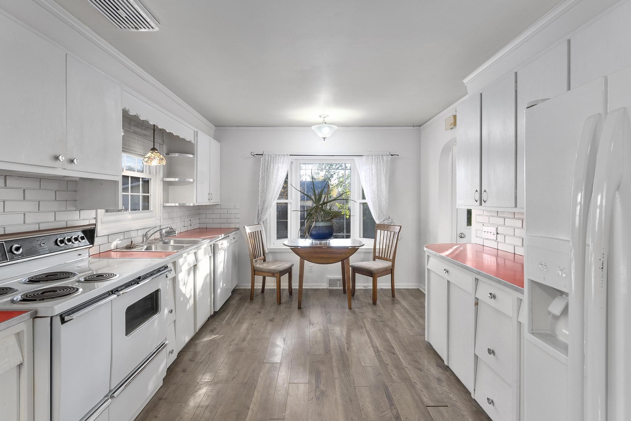 806 South Pearl Street Pratt, KS 67124 - Photo 9 of 36