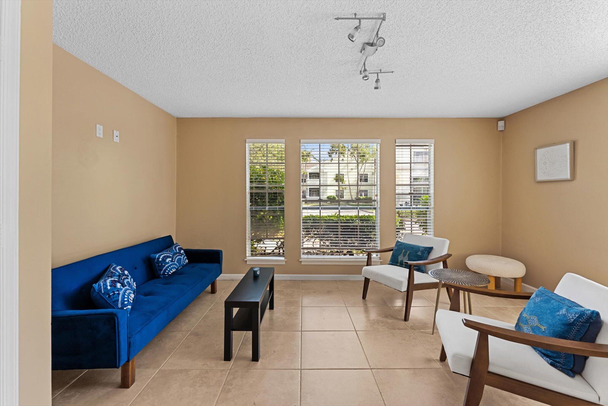 1345 Crystal Way, Unit I Delray Beach, FL 33444 - Photo 4 of 19 04-1-21
