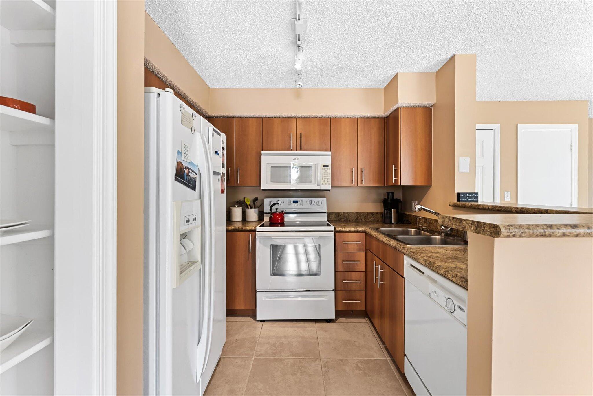 1345 Crystal Way, Unit I Delray Beach, FL 33444 - Photo 6 of 19 06-1-8