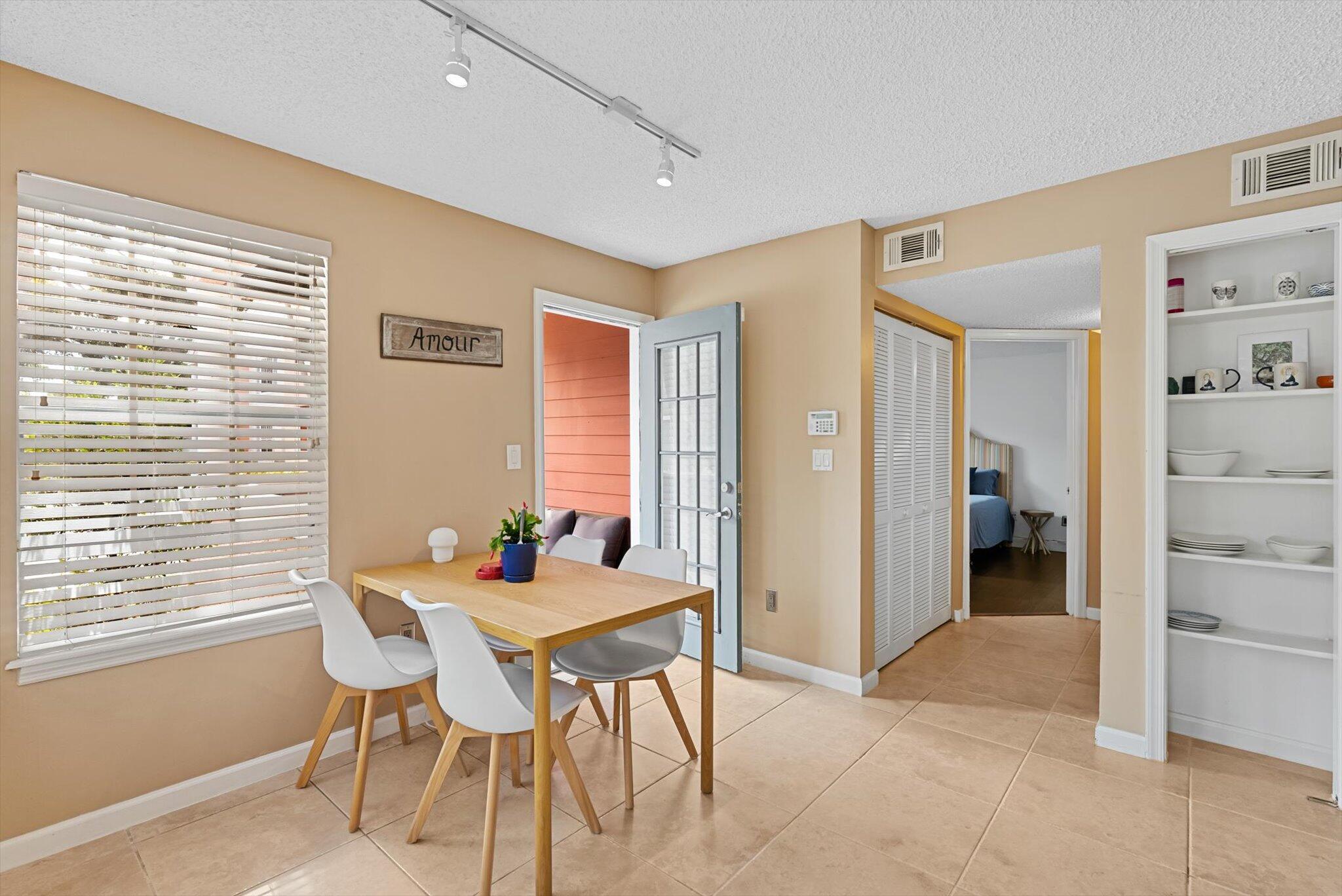 1345 Crystal Way, Unit I Delray Beach, FL 33444 - Photo 7 of 19 07-1-10
