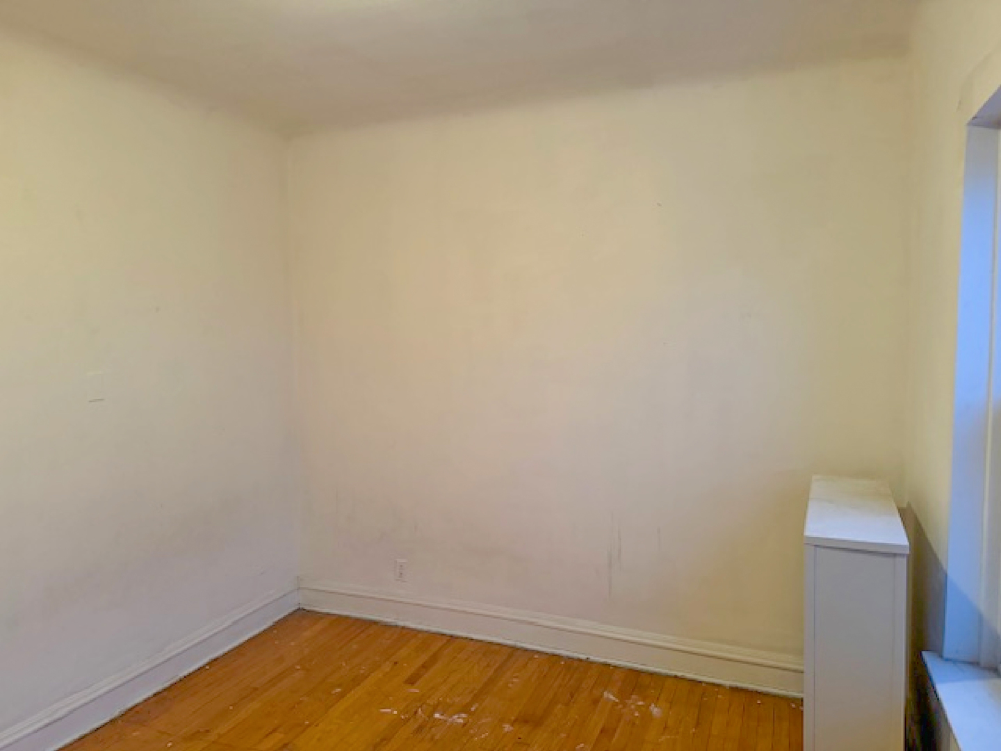 2425 West Pratt Boulevard, Unit 3I Chicago, IL 60645 - Photo 10 of 16 a view of a small space