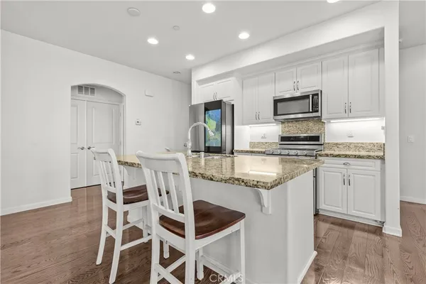 $649,900 | 31865 Calle Luz, Temecula, CA 92592