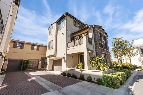 $649,900 | 31865 Calle Luz, Temecula, CA 92592