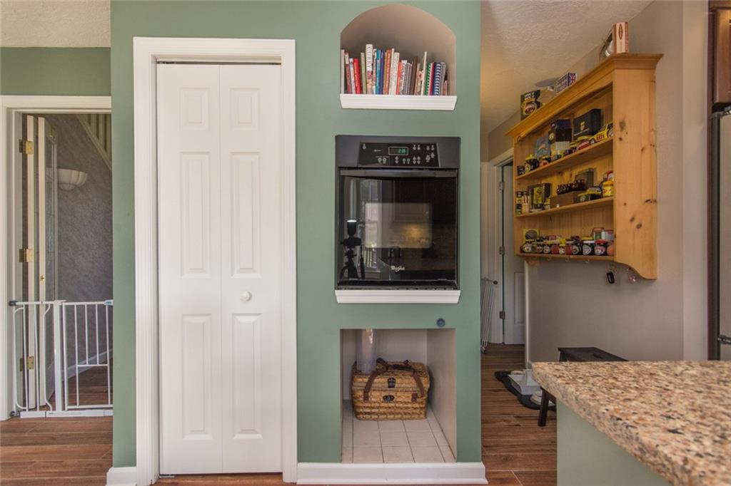 76 Firethorn Road Economy, PA 15005 - Photo 12 of 25 Charming pantry nook with built in oven.