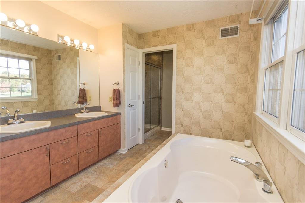 76 Firethorn Road Economy, PA 15005 - Photo 19 of 25 En suite bathroom with soaker tub.