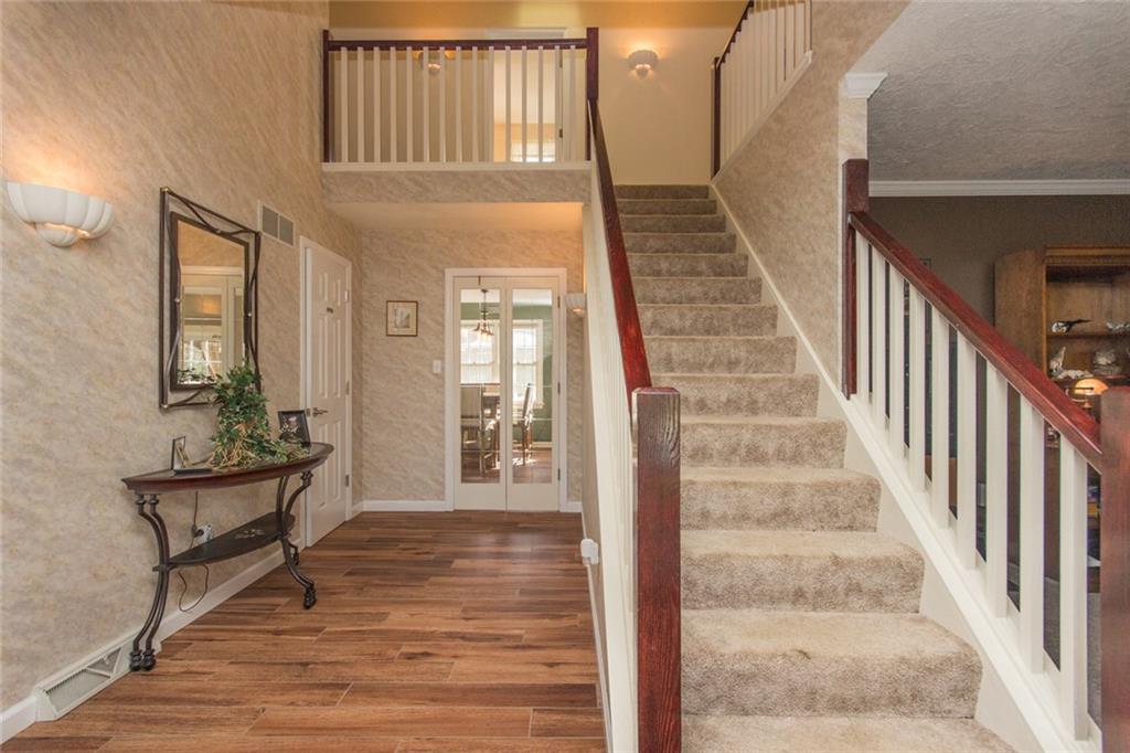 76 Firethorn Road Economy, PA 15005 - Photo 7 of 25 Grand entry way.