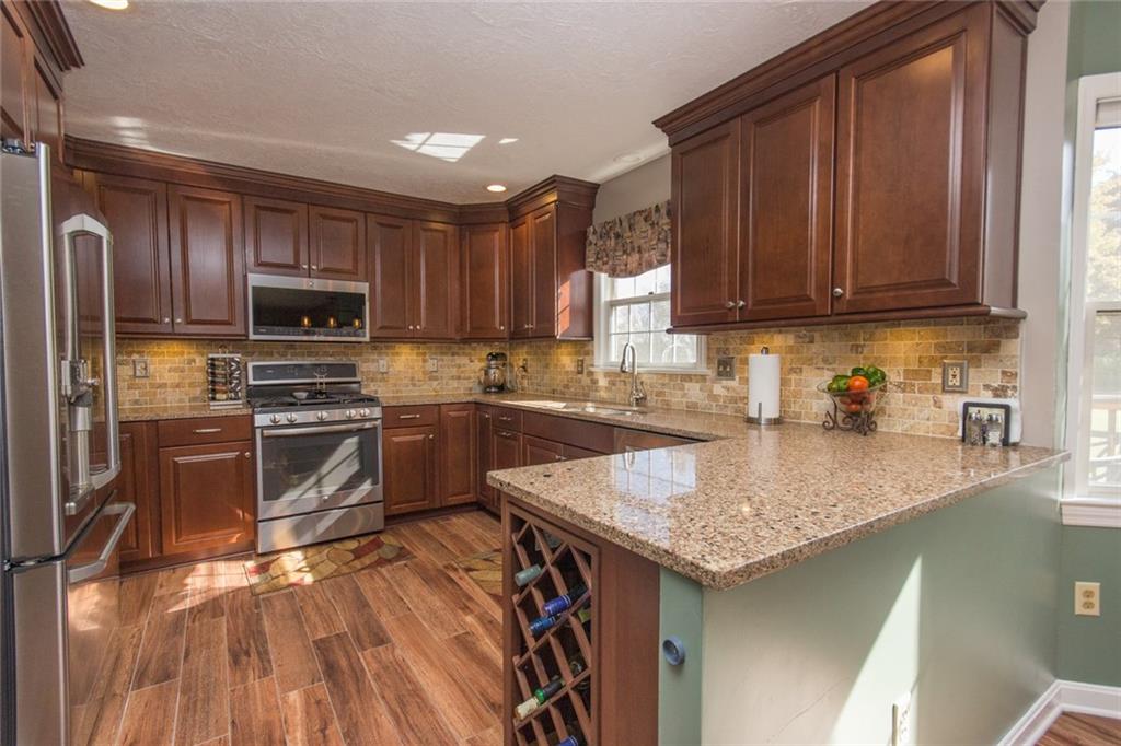 76 Firethorn Road Economy, PA 15005 - Photo 8 of 25 Well appointed, nicely updated kitchen.