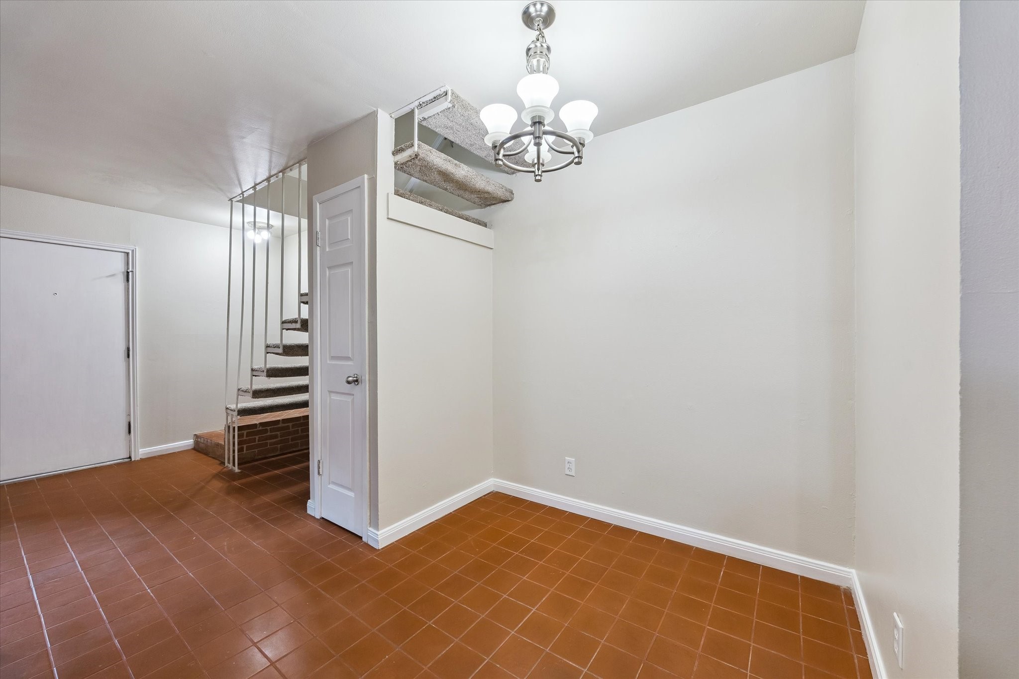 1205 Autrey Street, Unit 9 Houston, TX 77006 - Photo 9 of 32 Dining area.