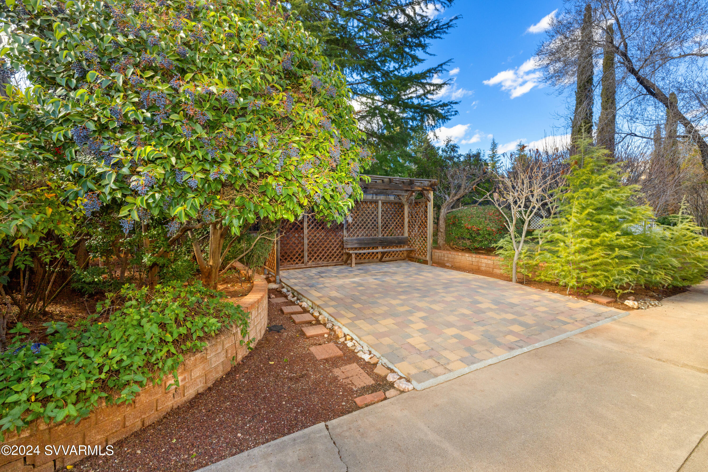 70 Tonto Road Sedona, AZ 86336 - Photo 26 of 31 70 Tonto Rd - Backyard