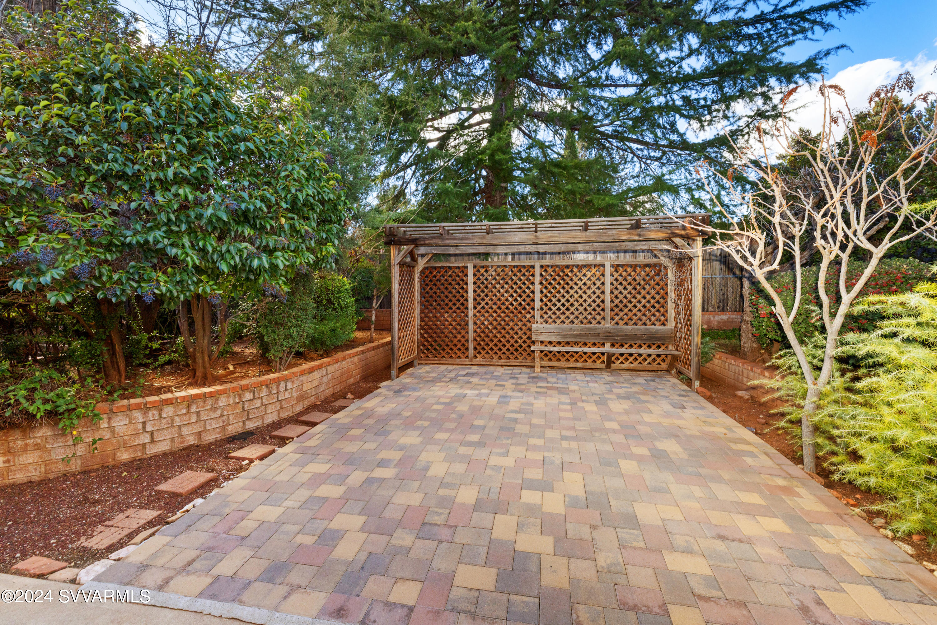 70 Tonto Road Sedona, AZ 86336 - Photo 27 of 31 70 Tonto Rd - Backyard