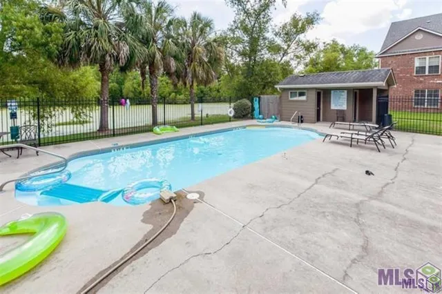 $1,575 | 7300 Burbank Drive, Unit 12, Baton Rouge, LA 70820