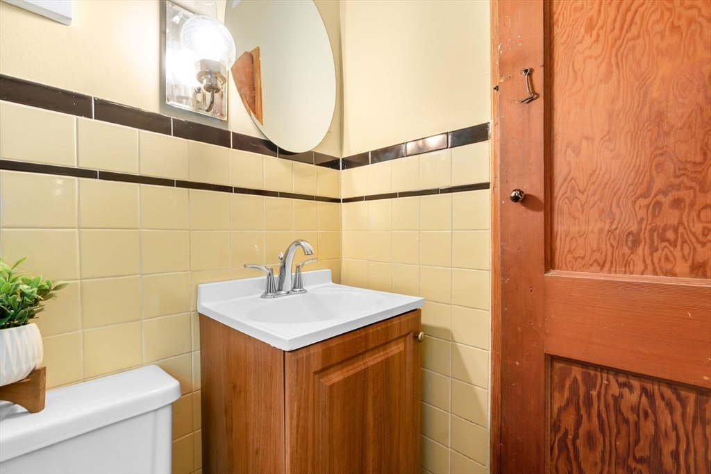 14 Chase Street Danvers, MA 01923 - Photo 24 of 36
