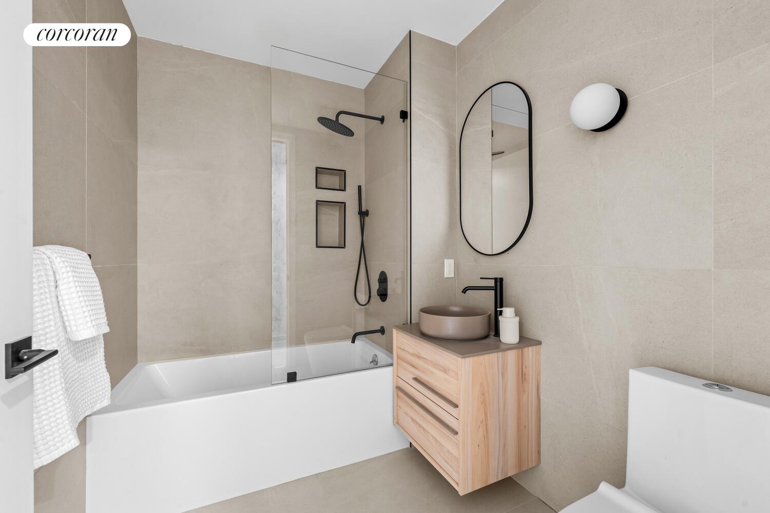 14-35 Broadway, Unit PH Queens, NY 11106 - Photo 12 of 17