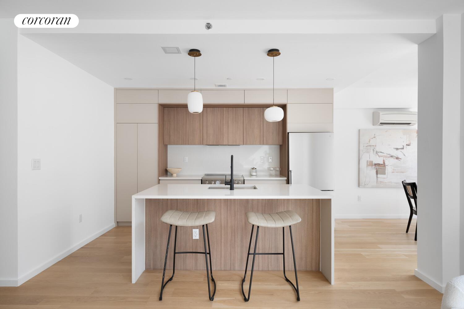 14-35 Broadway, Unit PH Queens, NY 11106 - Photo 4 of 17