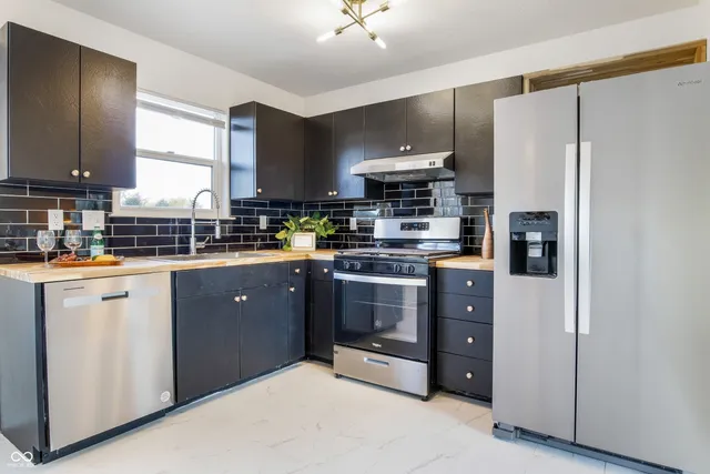 $299,900 | 2006 Cycling Lane, Indianapolis, IN 46260