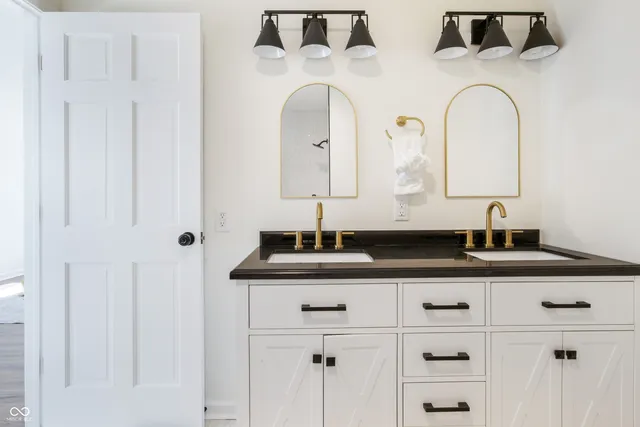 $299,900 | 2006 Cycling Lane, Indianapolis, IN 46260