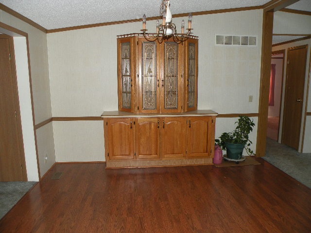2122 Krouse Road Owosso, MI 48867 - Photo 10 of 33 31356706-10.JPG