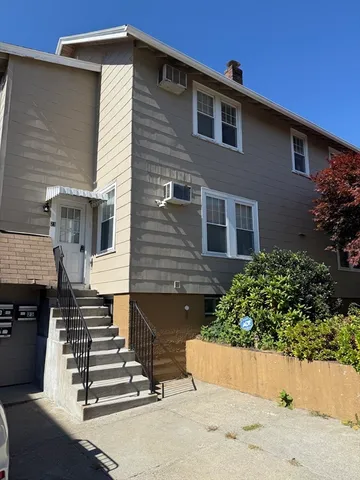 $2,200 | 23 Liscomb Street, Unit 1, Worcester, MA 01604