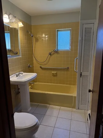 $2,200 | 23 Liscomb Street, Unit 1, Worcester, MA 01604