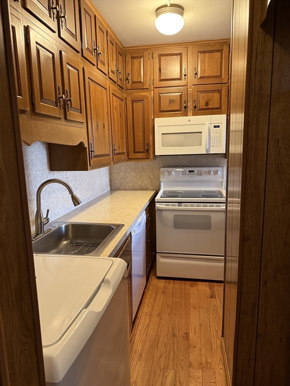 23 Liscomb Street, Unit 1 Worcester, MA 01604 - Photo 6 of 14