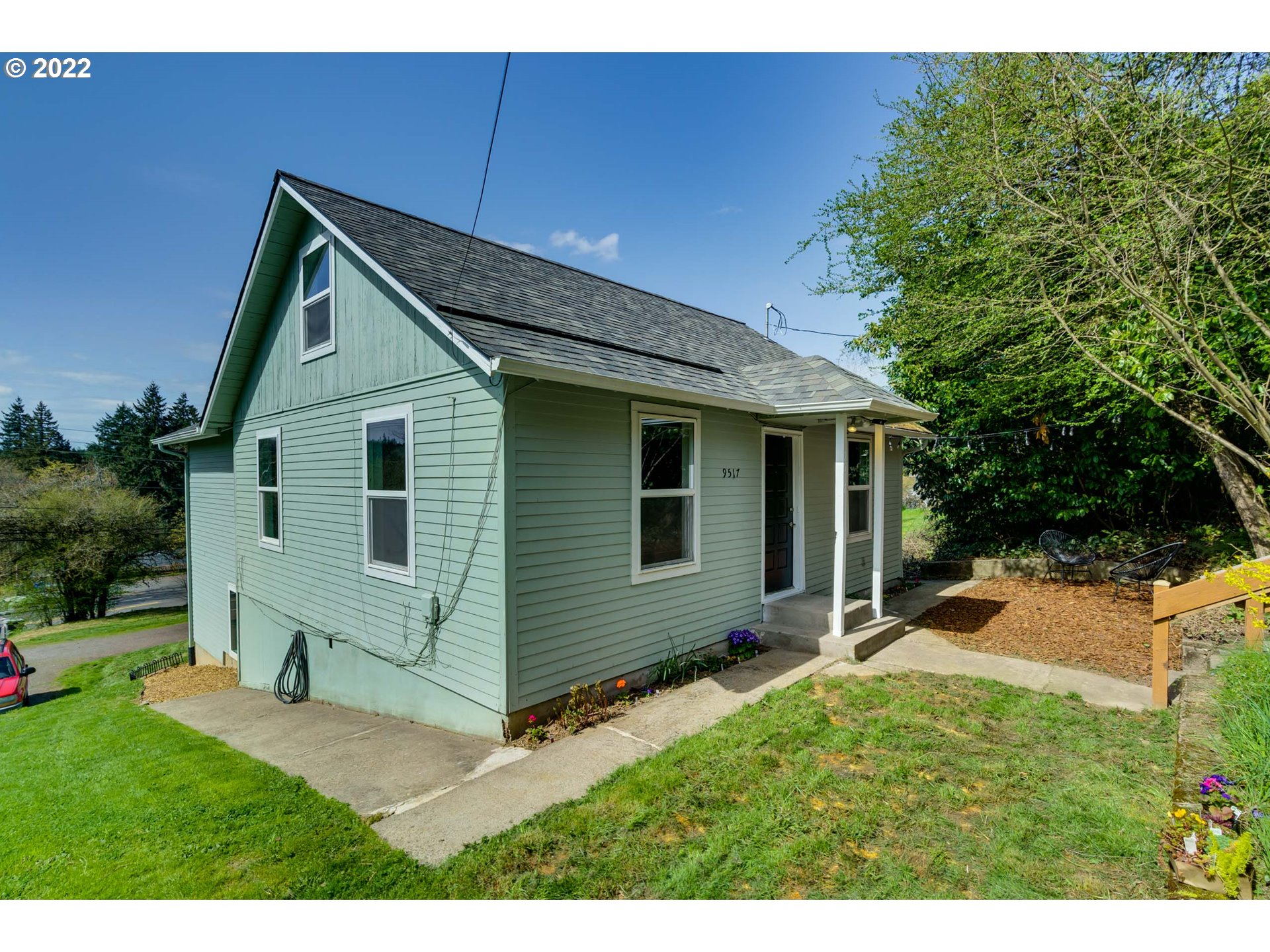 9517 Southwest Boones Ferry Road Portland, OR 97219 - Photo 1 of 32 Gallery Image 1