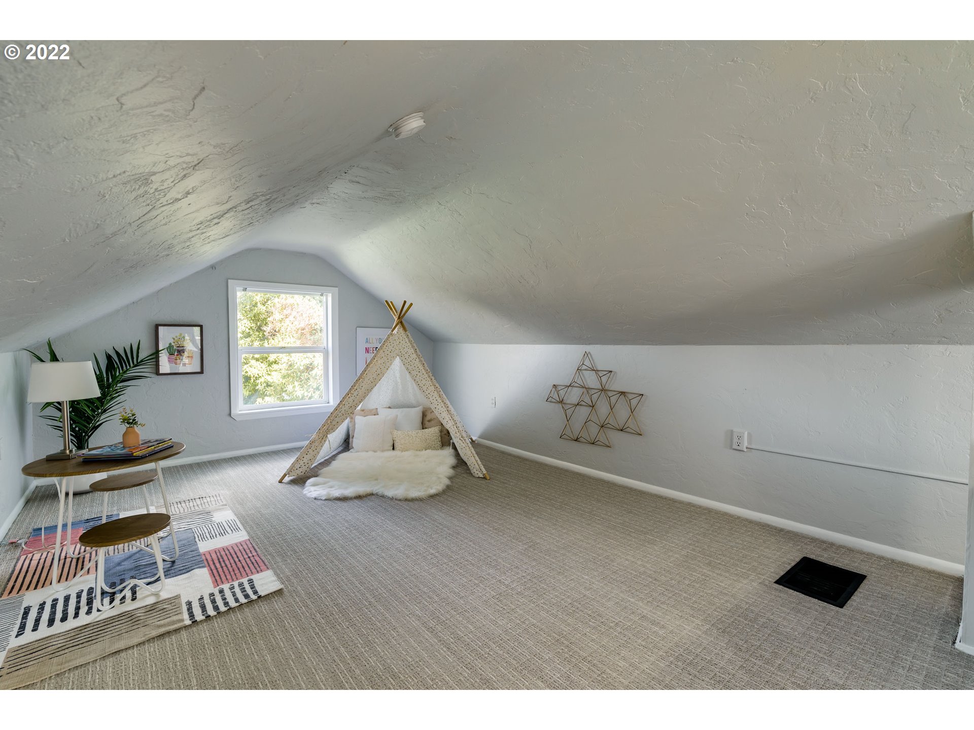 9517 Southwest Boones Ferry Road Portland, OR 97219 - Photo 24 of 32 Gallery Image 24
