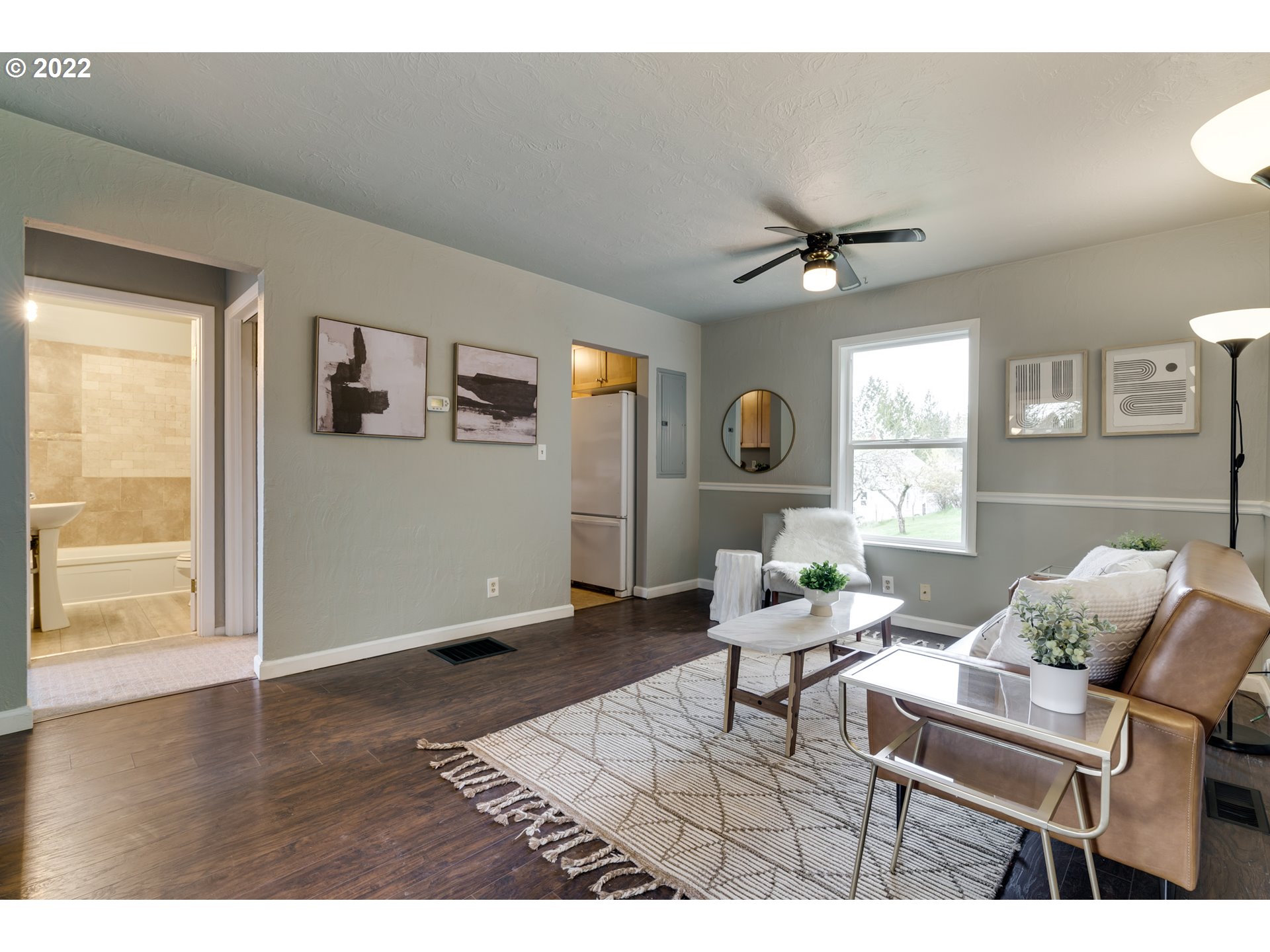 9517 Southwest Boones Ferry Road Portland, OR 97219 - Photo 4 of 32 Gallery Image 4