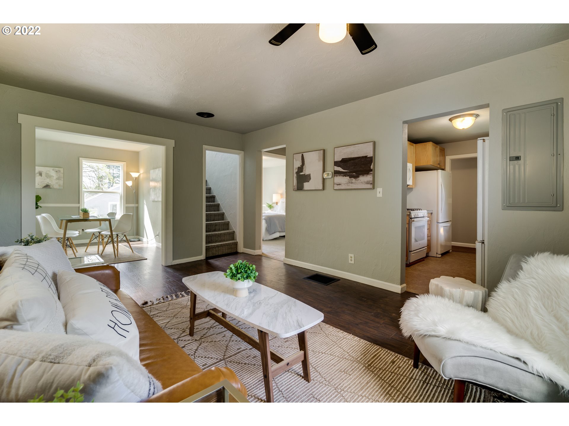 9517 Southwest Boones Ferry Road Portland, OR 97219 - Photo 7 of 32 Gallery Image 7