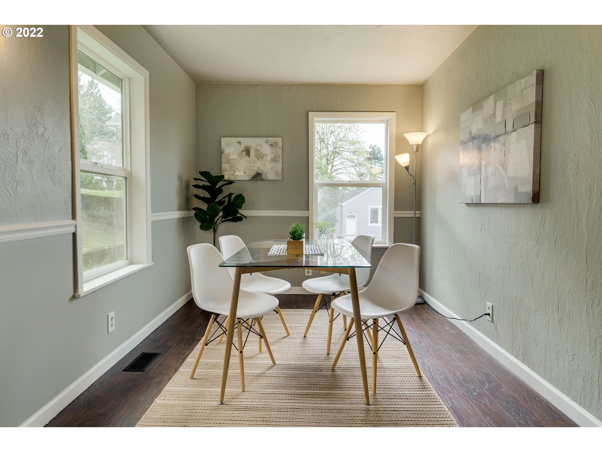 9517 Southwest Boones Ferry Road Portland, OR 97219 - Photo 8 of 32 Gallery Image 8