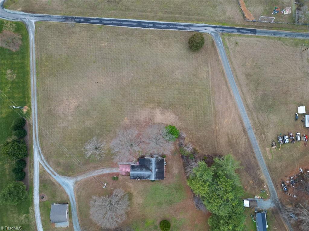 1246 Hickory Tree Road Winston-Salem, NC 27127 - Photo 2 of 27 Gallery Image 2