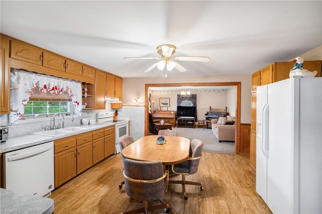1246 Hickory Tree Road Winston-Salem, NC 27127 - Photo 3 of 27 Gallery Image 3