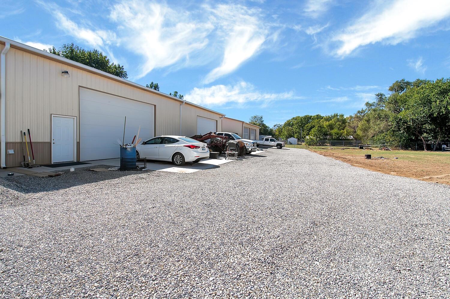 5723 South Broadway Wichita, KS 67216 - Photo 20 of 32