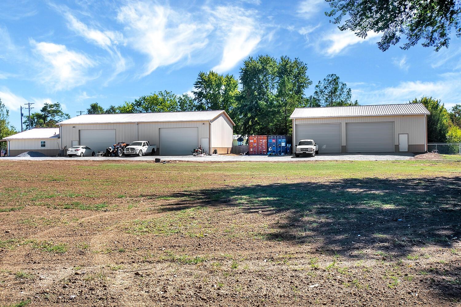 5723 South Broadway Wichita, KS 67216 - Photo 2 of 32